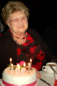 Rosetta Arnold with her 90th birthday cake